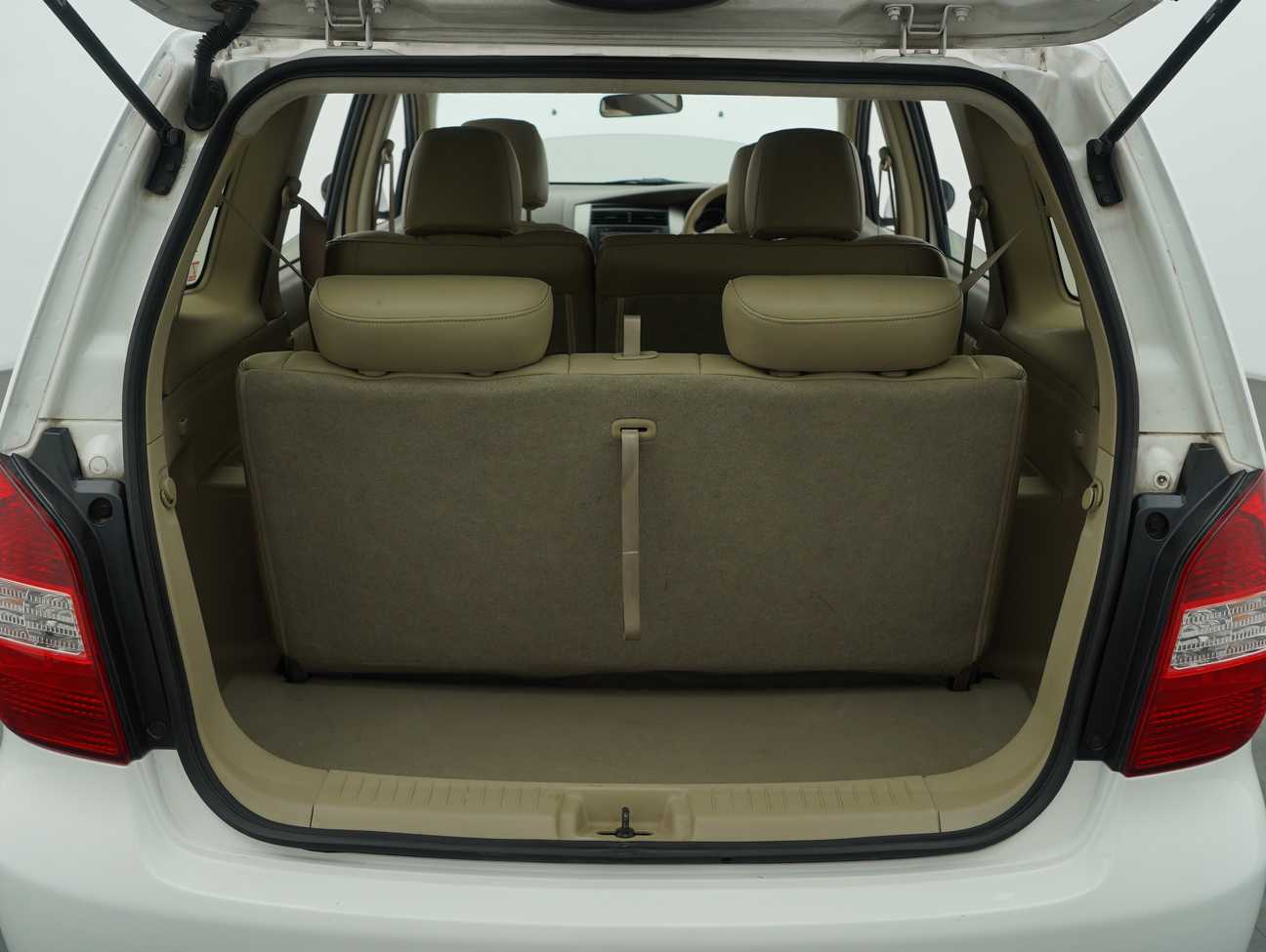 used 2010 Nissan Grand Livina Luxury 1.6