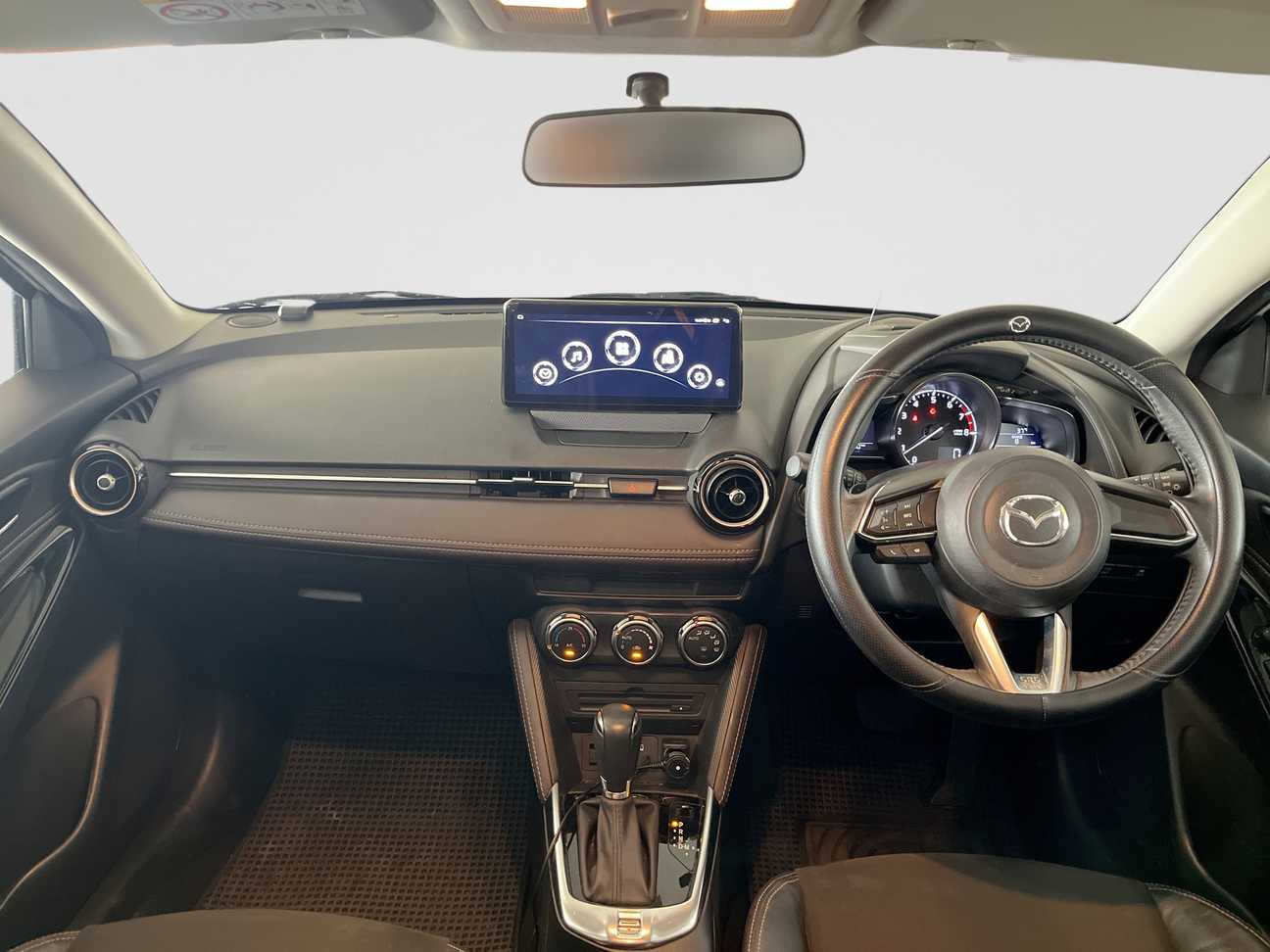 terpakai 2017 Mazda 2 SKYACTIV-G (Halogen Headlight) 1.5