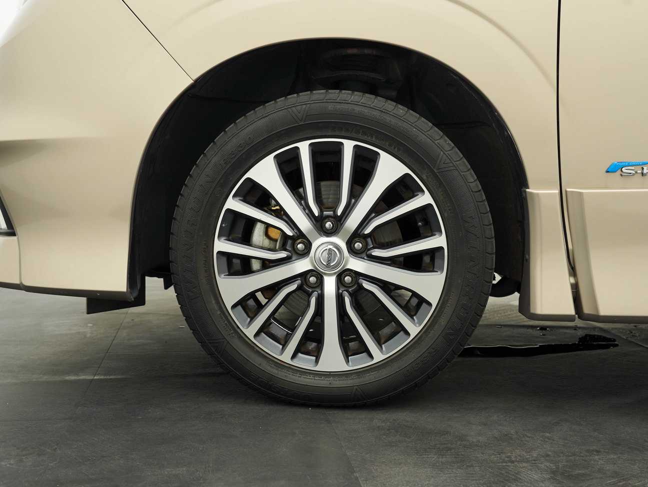 used 2018 Nissan Serena S-Hybrid High-Way Star 2.0