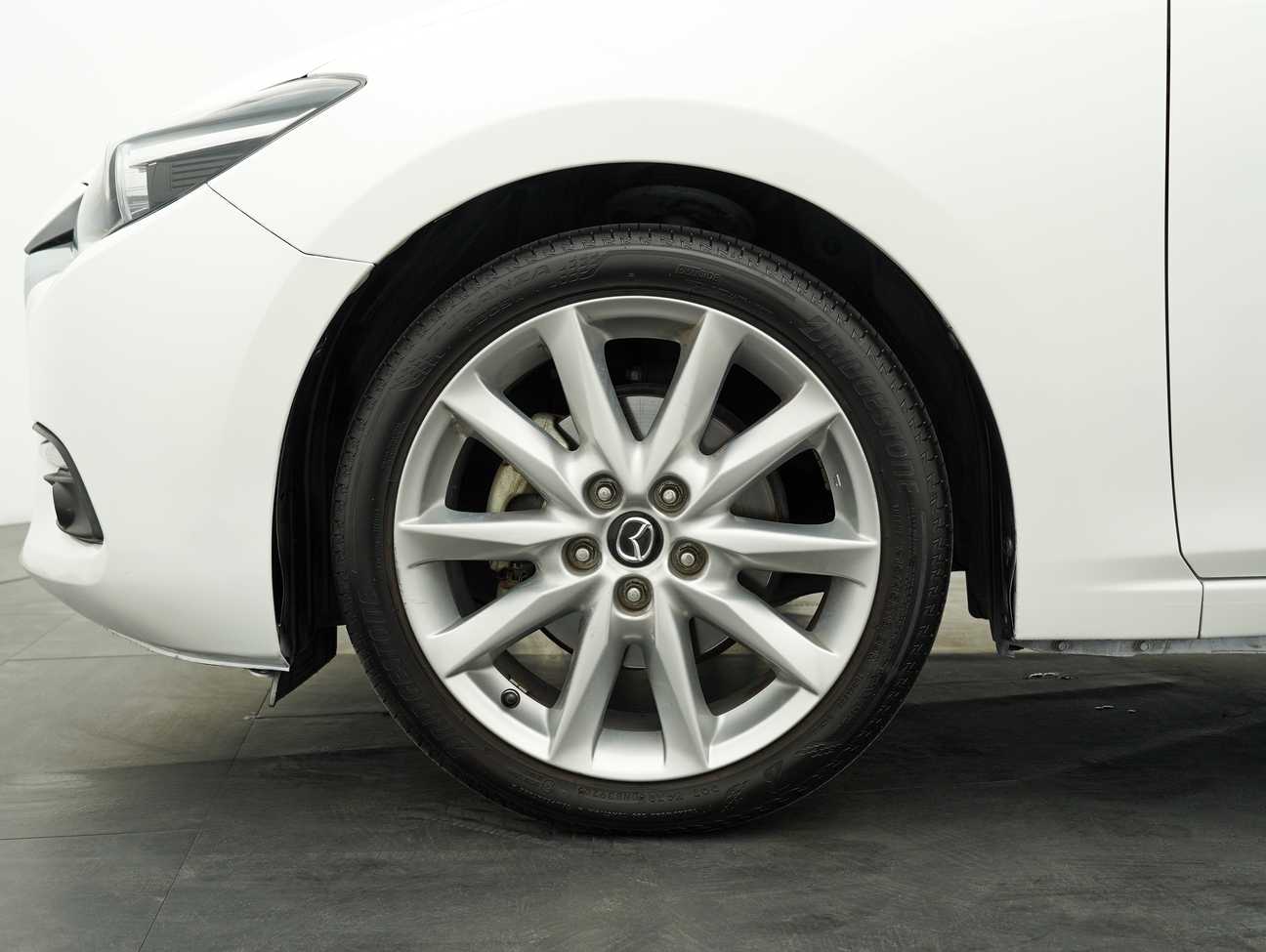 terpakai 2018 Mazda 3 SKYACTIV-G High 2.0