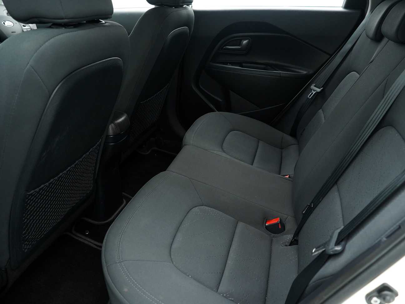 terpakai 2014 Kia Rio EX 1.4