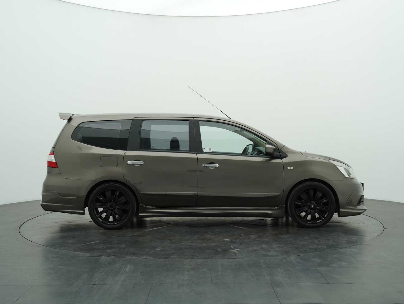 used 2014 Nissan Grand Livina Comfort 1.6