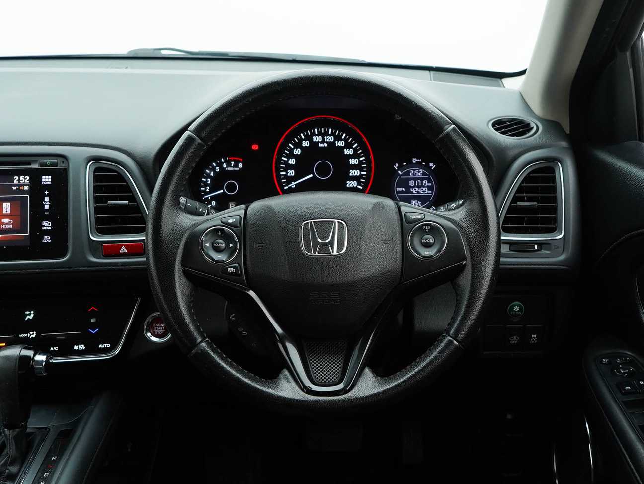 used 2015 Honda HR-V V 1.8