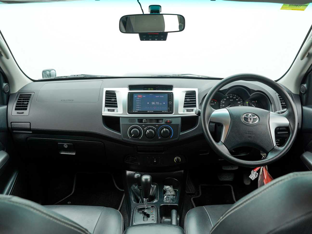 used 2015 Toyota HILUX DOUBLE CAB 2.5