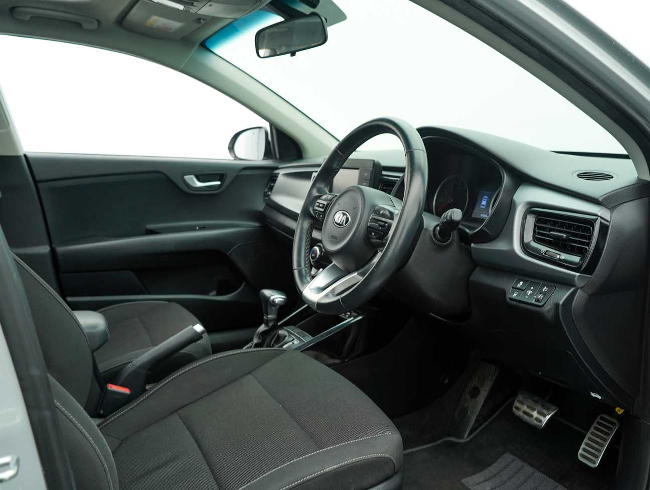 terpakai 2017 Kia Rio  1.4