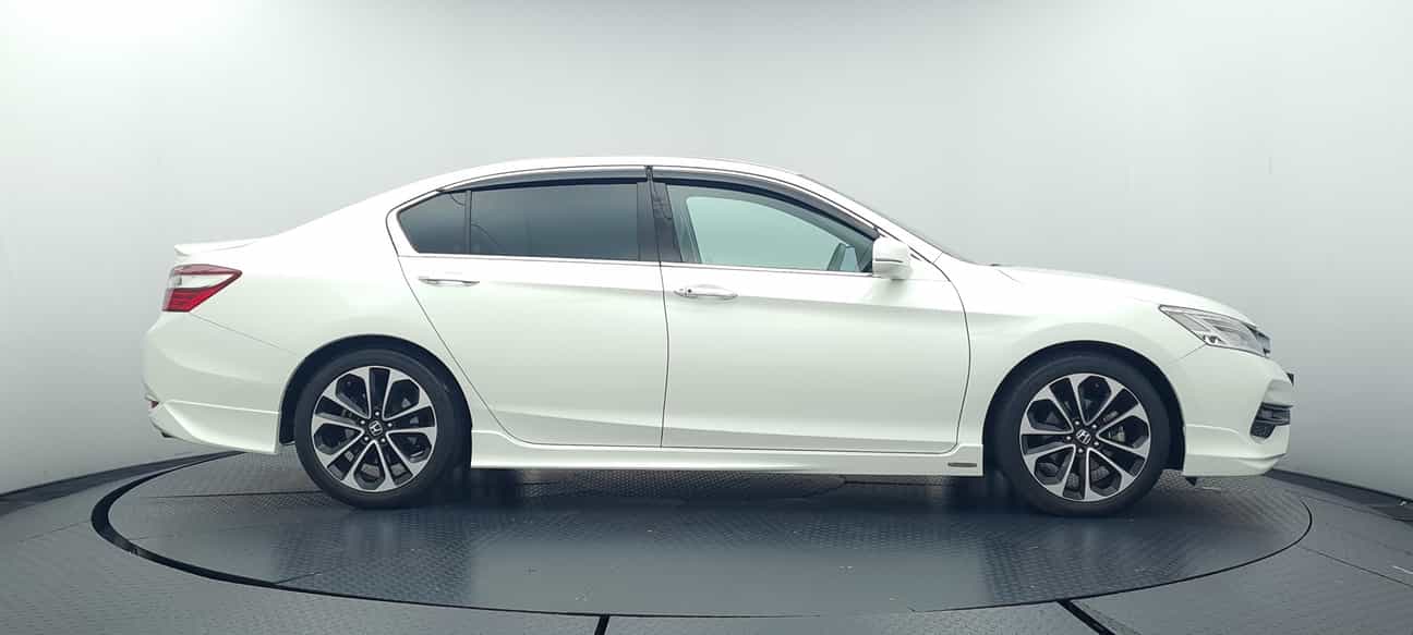 terpakai 2016 Honda ACCORD I-VTEC 2.4