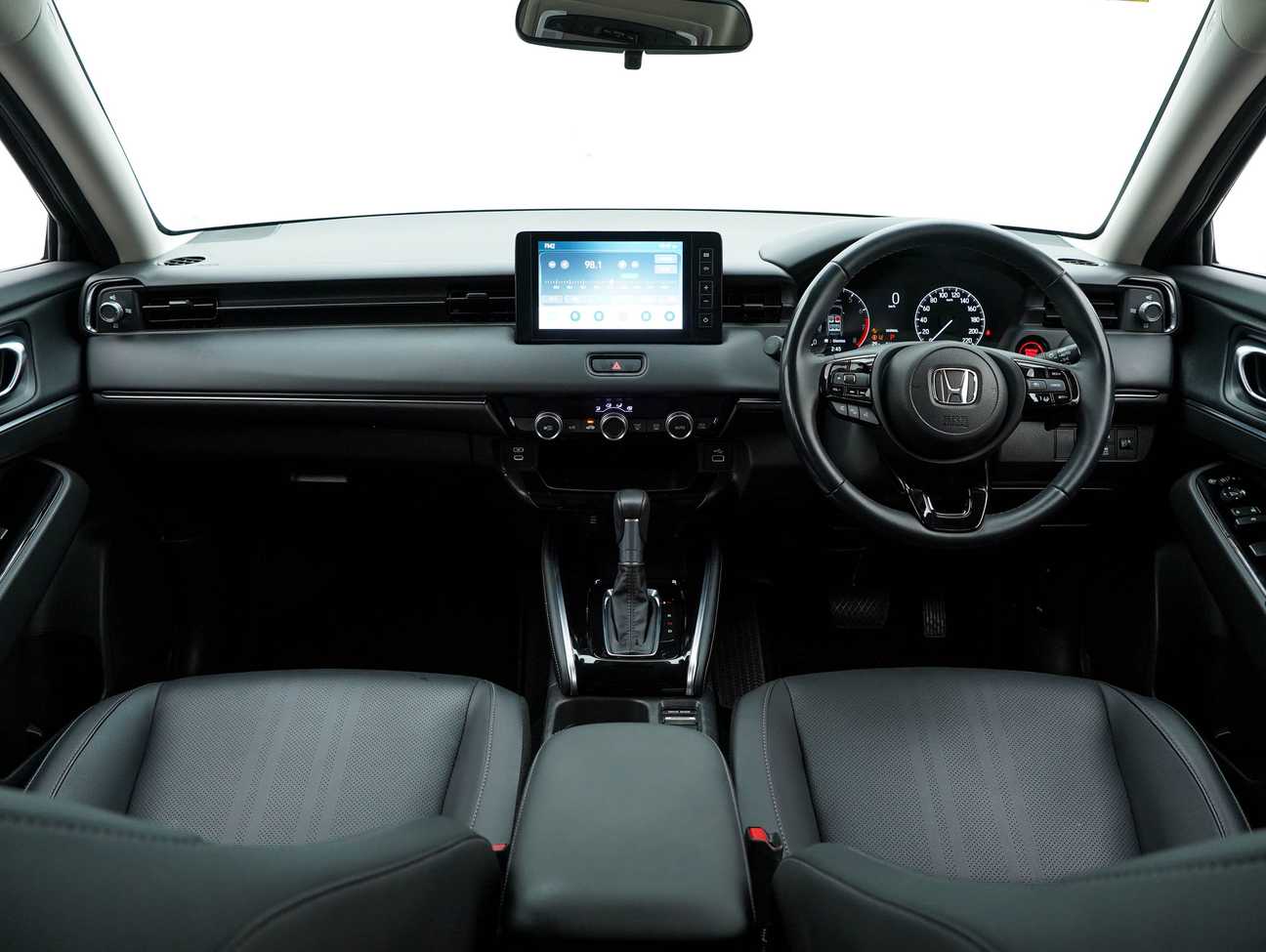 used 2025 Honda HR-V V 1.5