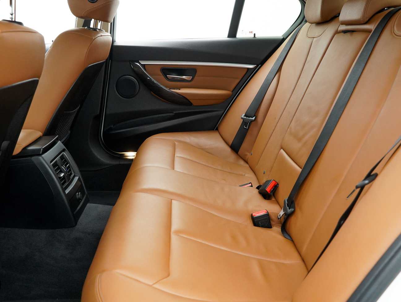 terpakai 2016 BMW 318i Luxury 1.5