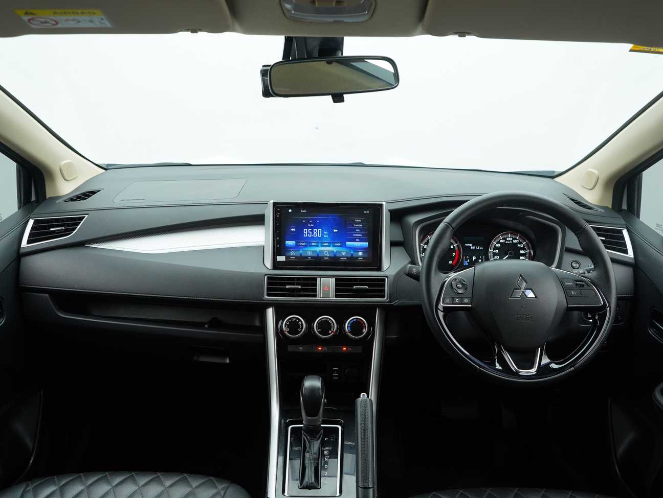 used 2023 Mitsubishi Xpander  1.5