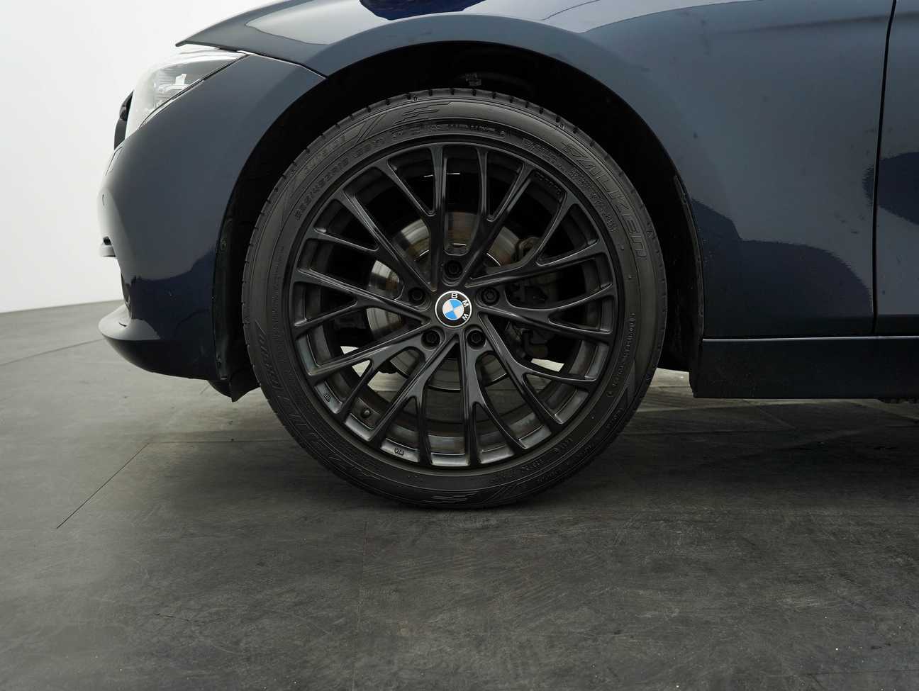 used 2016 BMW 318i Luxury 1.5