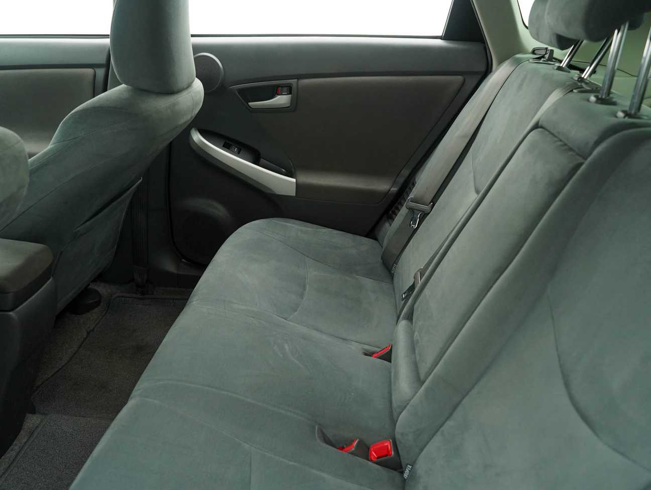 terpakai 2011 Toyota Prius  1.8