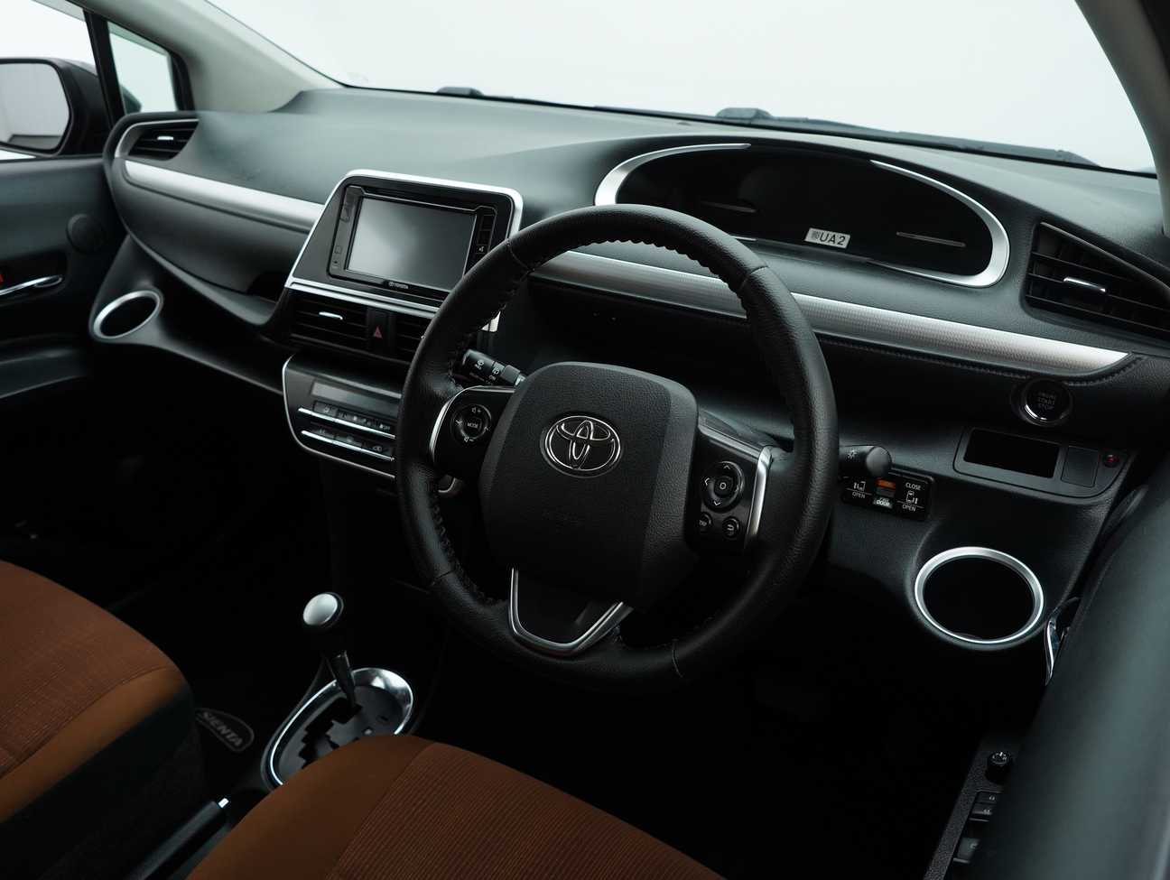 used 2017 Toyota Sienta V 1.5