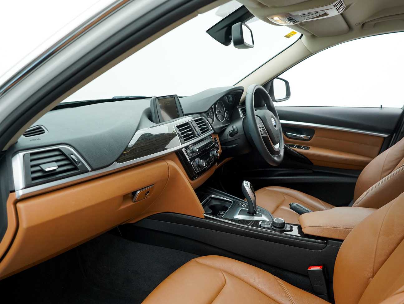 terpakai 2016 BMW 318i Luxury 1.5
