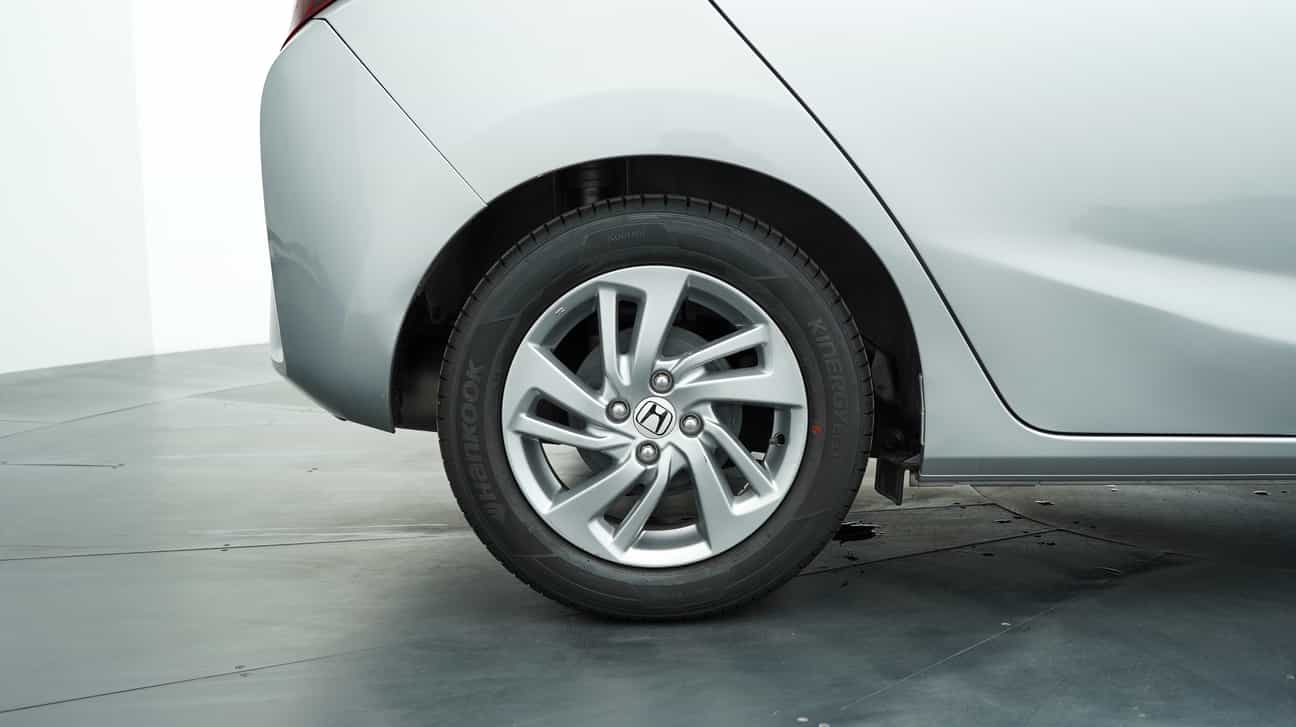 used 2016 Honda JAZZ E 1.5