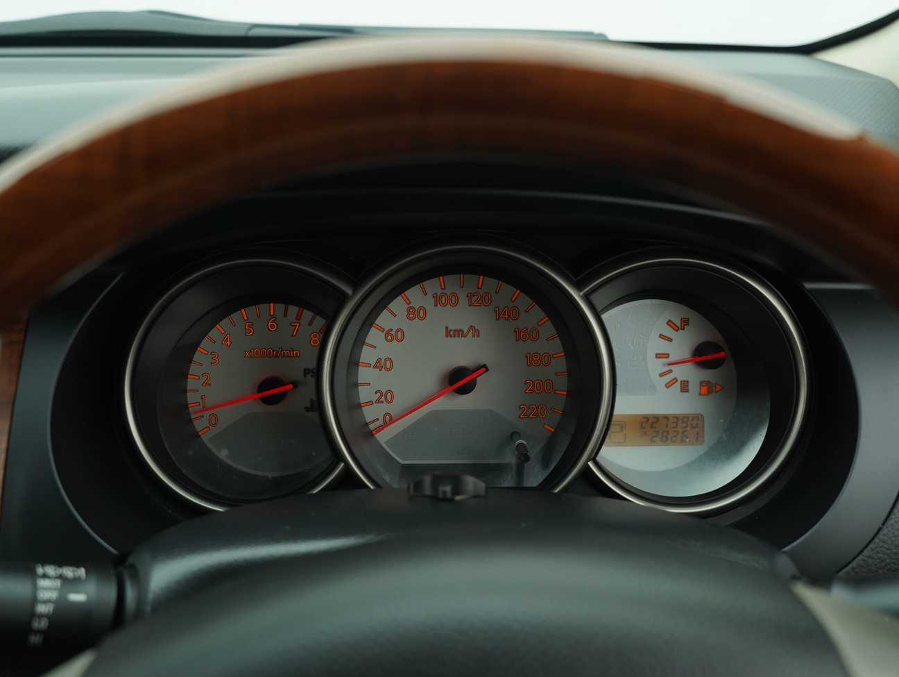 used 2011 Nissan Grand Livina CVTC Comfort 1.8