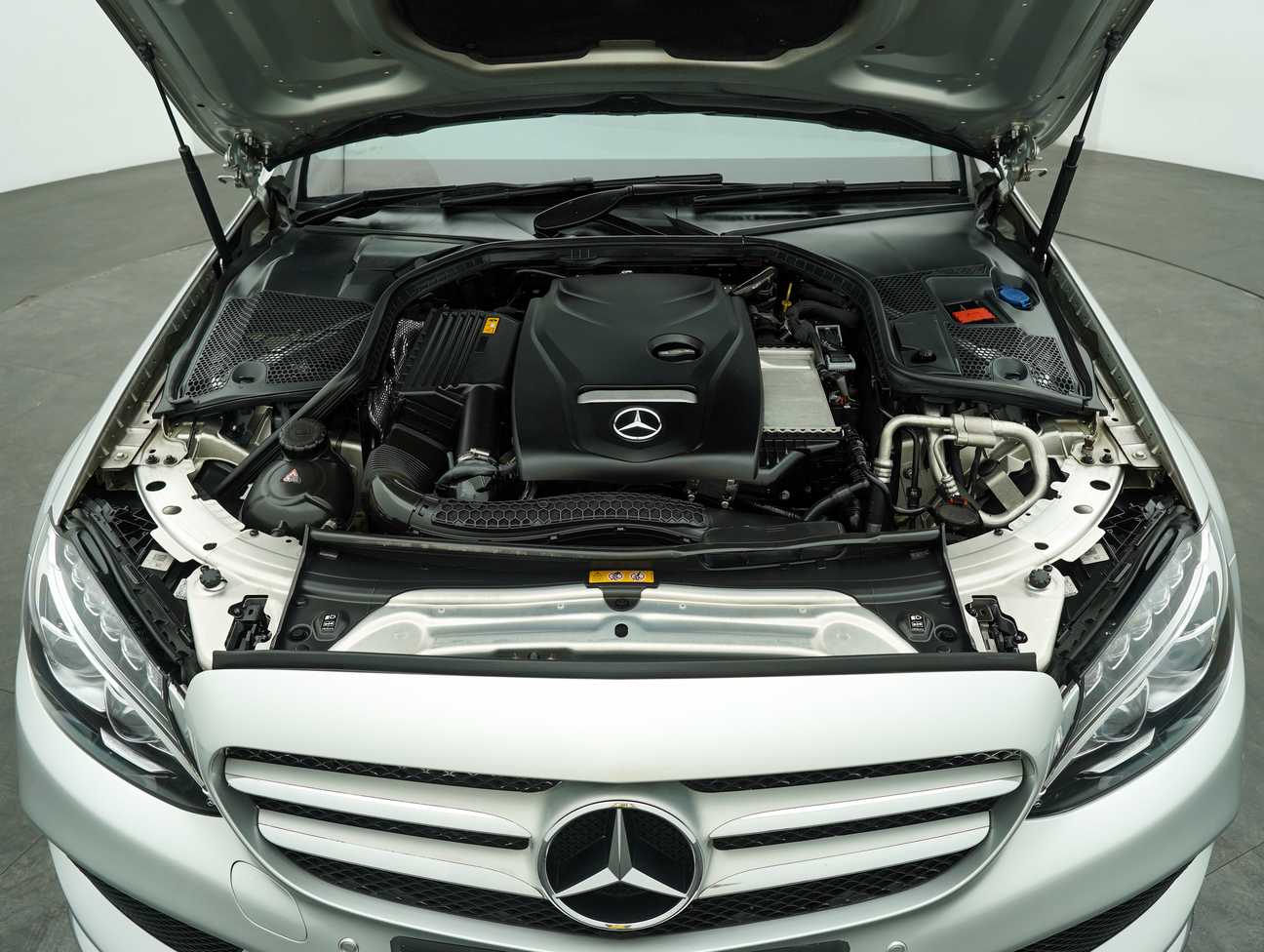 used 2018 Mercedes-Benz C250 AMG Line 2.0