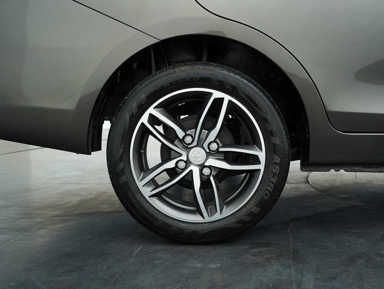 terpakai 2021 Proton Saga Premium 1.3