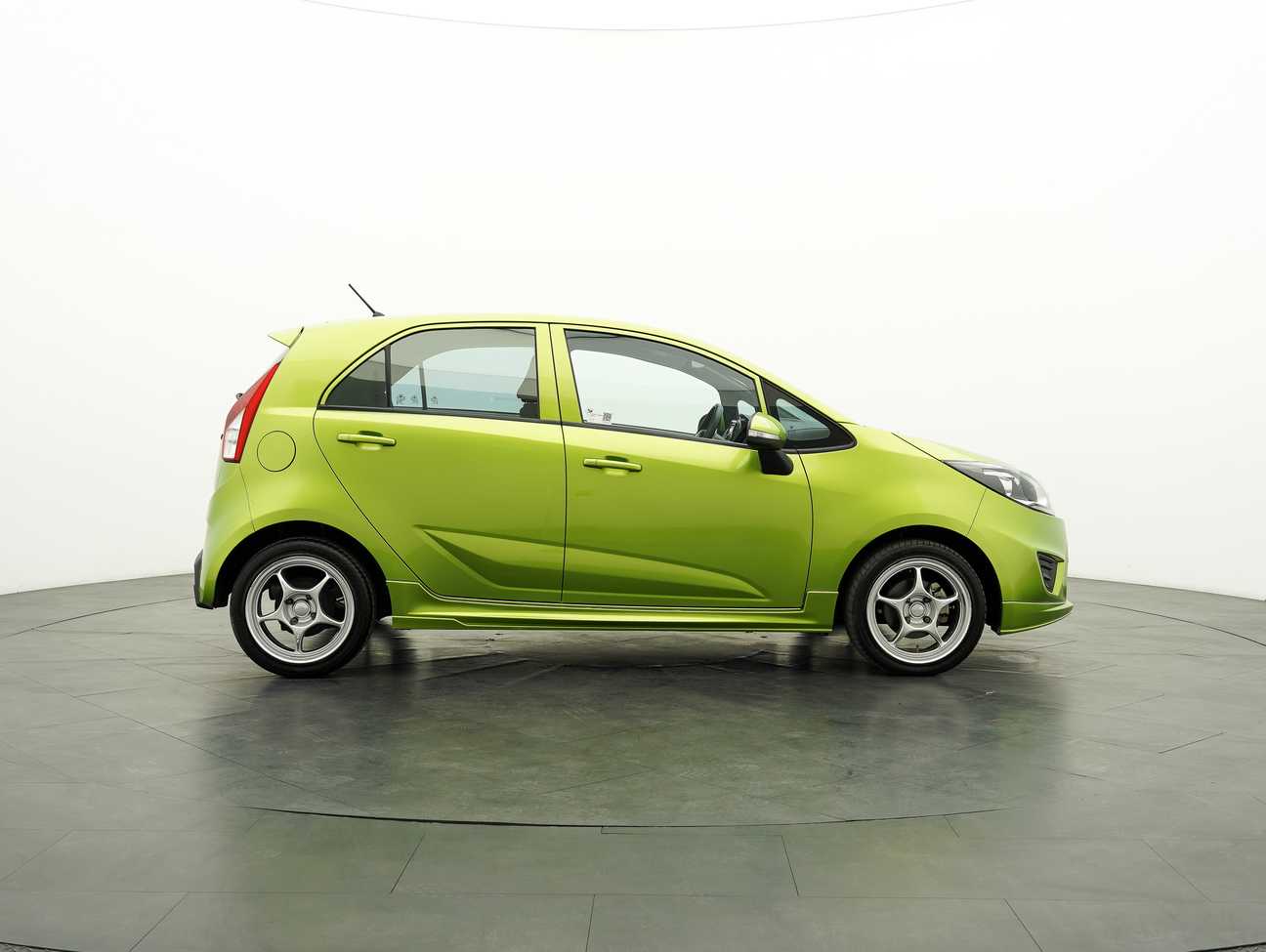 terpakai 2014 Proton Iriz Standard 1.3