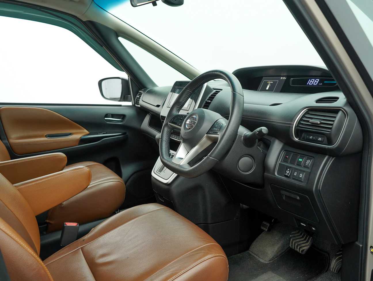 used 2018 Nissan Serena S-Hybrid High-Way Star Premium 2.0