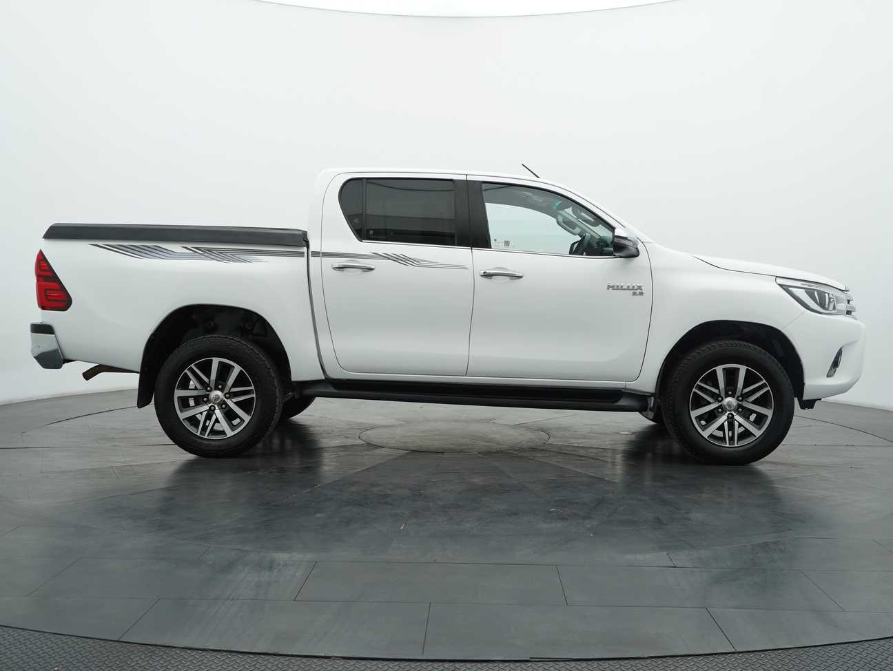 used 2017 Toyota Hilux G Dual Cab 2.8