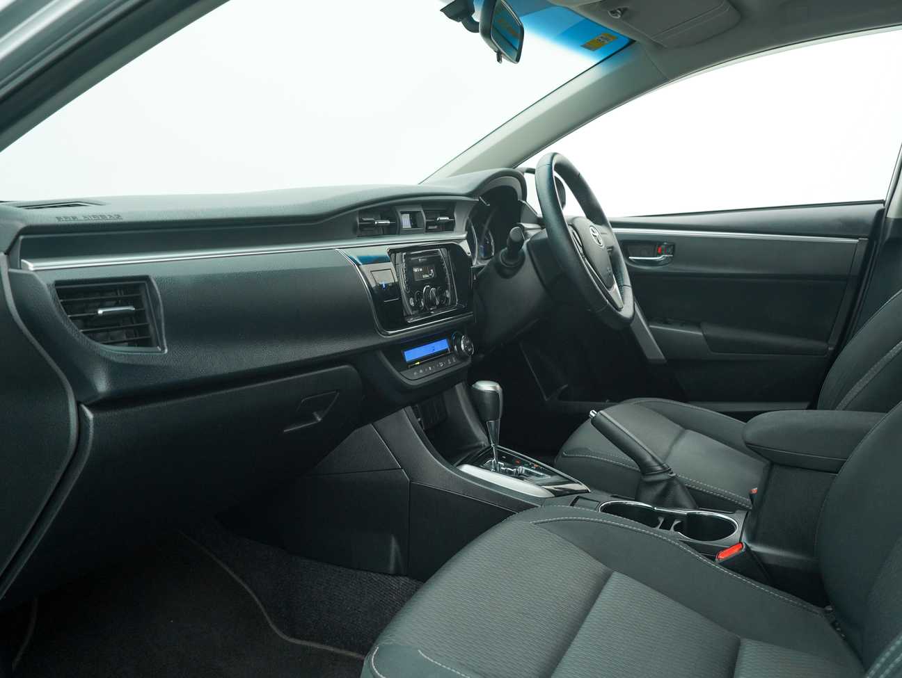 used 2015 Toyota Corolla Altis E 1.8