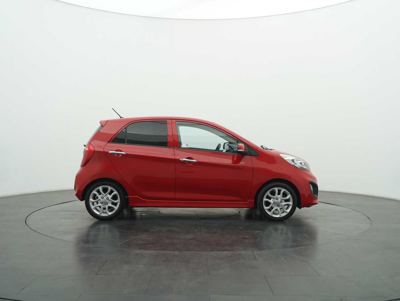 terpakai 2014 Kia Picanto  1.2