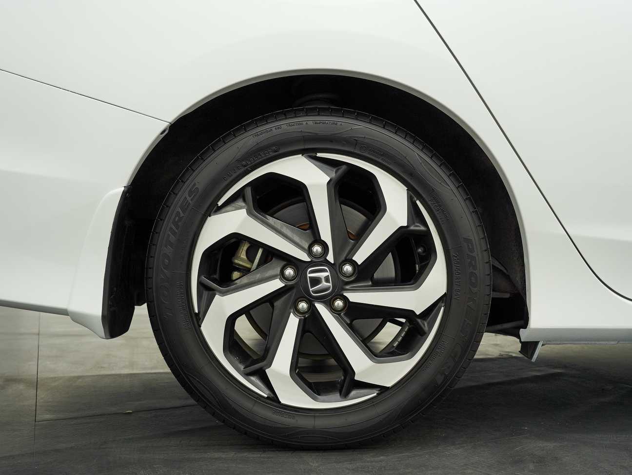 used 2017 Honda Accord VTi-L 2.0