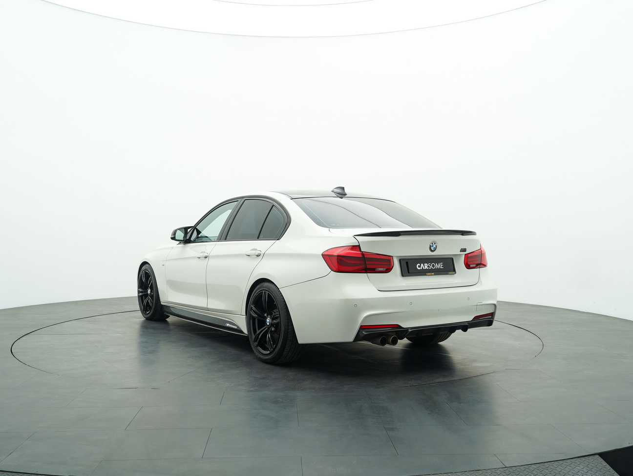 terpakai 2015 BMW 330i M Sport 2.0