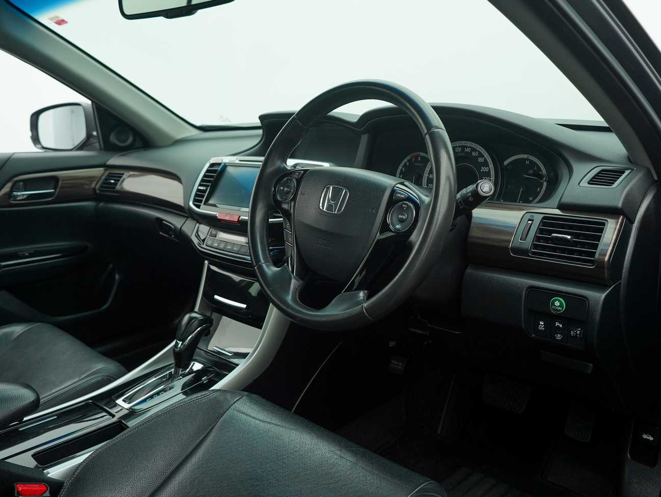 used 2017 Honda Accord VTi-L 2.0