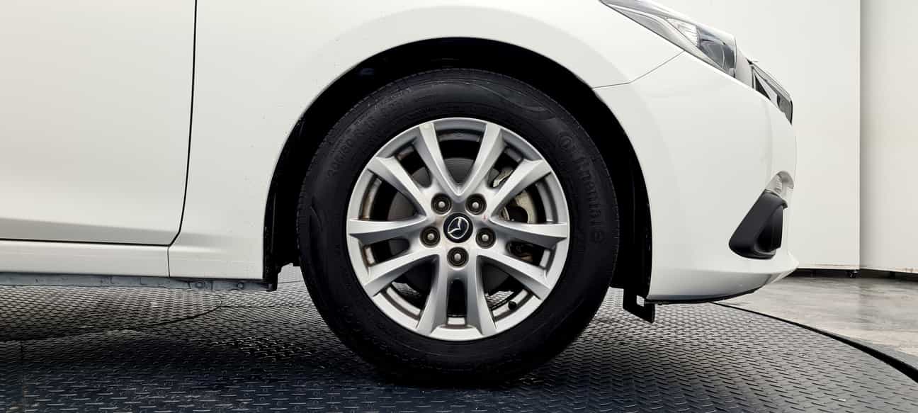 terpakai 2015 Mazda 3 SEDAN SKYACTIV-G (CKD) 2.0