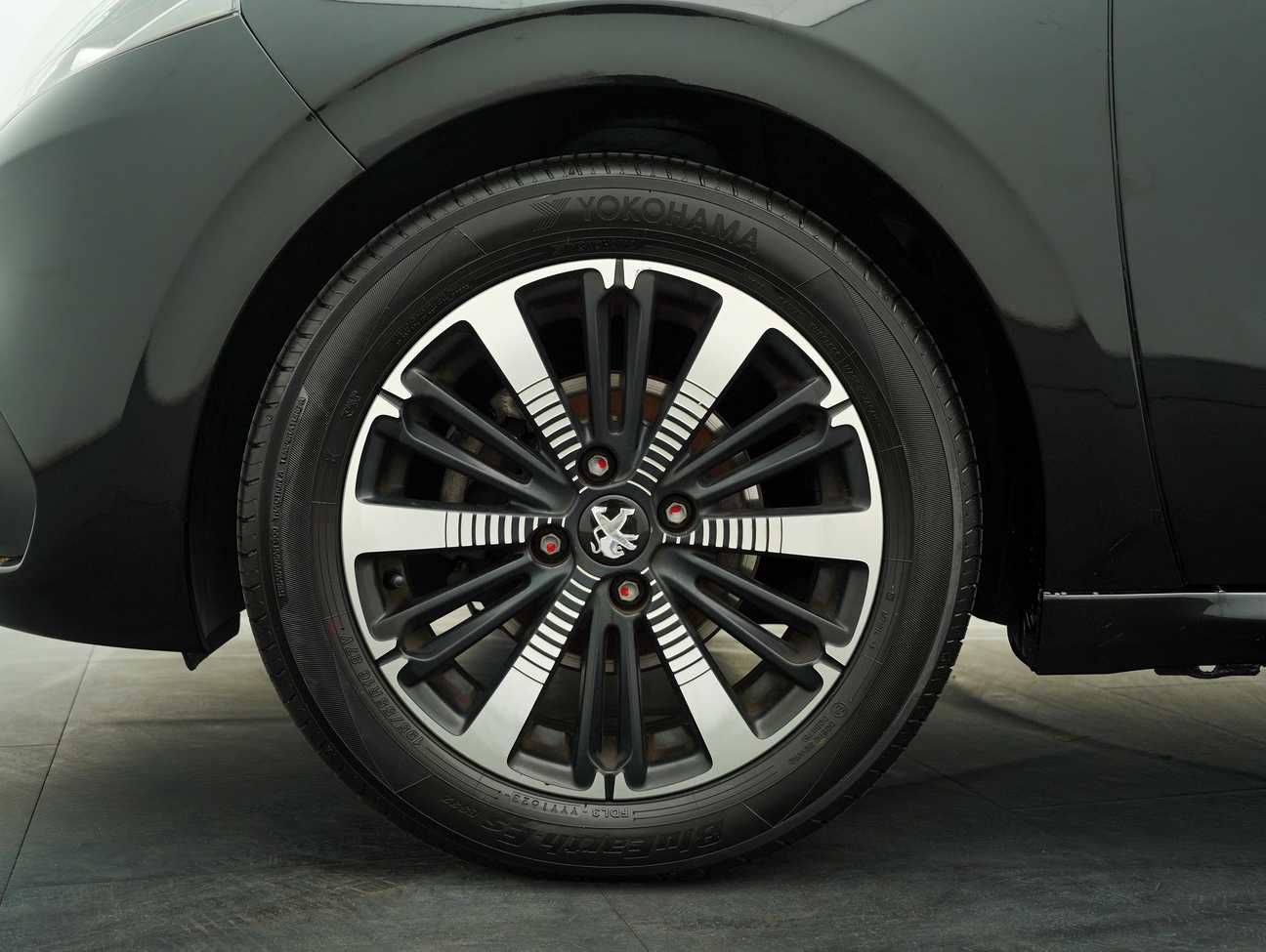 terpakai 2019 Peugeot 208 PureTech 1.2