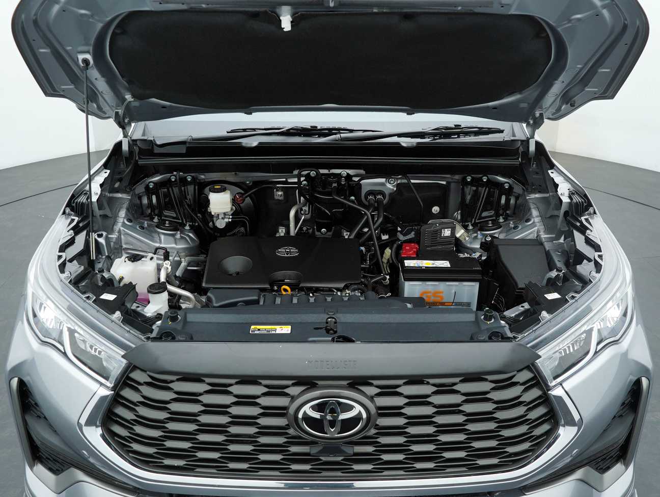 used 2023 Toyota Innova Zenix V 2.0