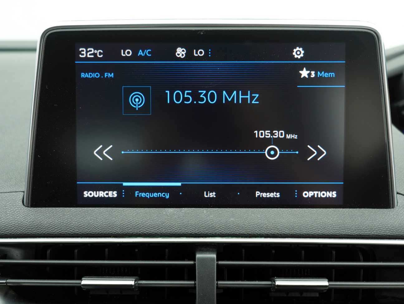 terpakai 2018 Peugeot 3008 THP Allure 1.6