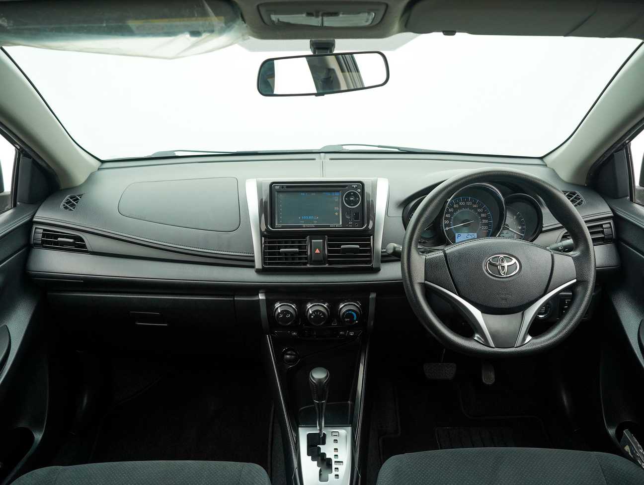 terpakai 2015 Toyota Vios J 1.5