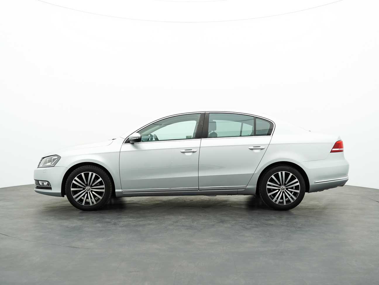 used 2013 Volkswagen PASSAT  1.8