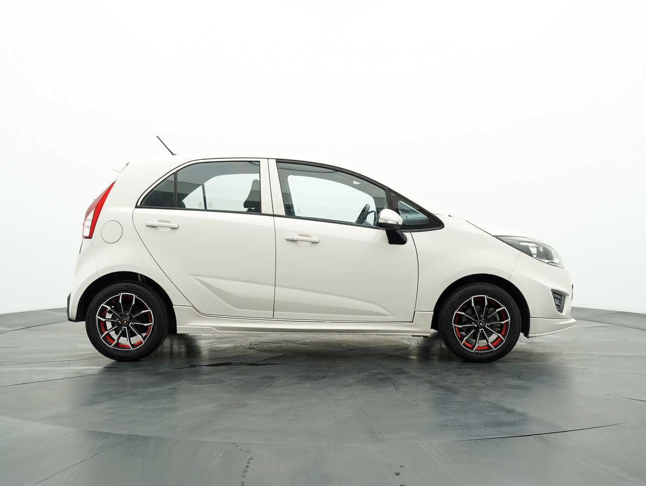 terpakai 2016 Proton IRIZ STANDARD 1.3