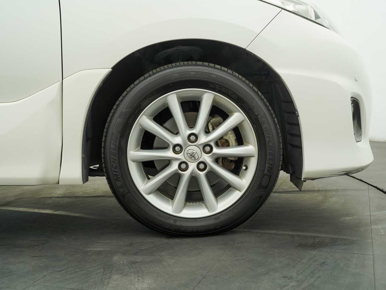 used 2010 Toyota Estima  2.4