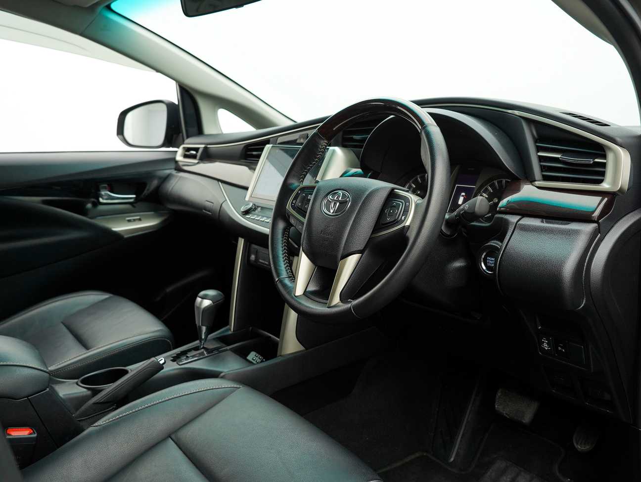 used 2021 Toyota Innova X 2.0