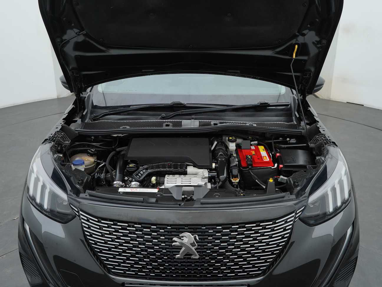 used 2022 Peugeot 2008 Allure 1.2