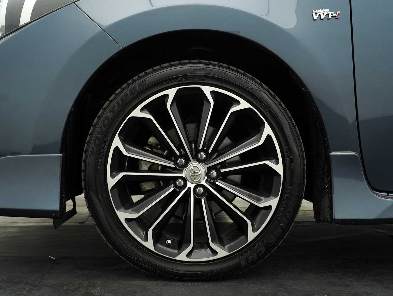 used 2014 Toyota Corolla Altis V 2.0