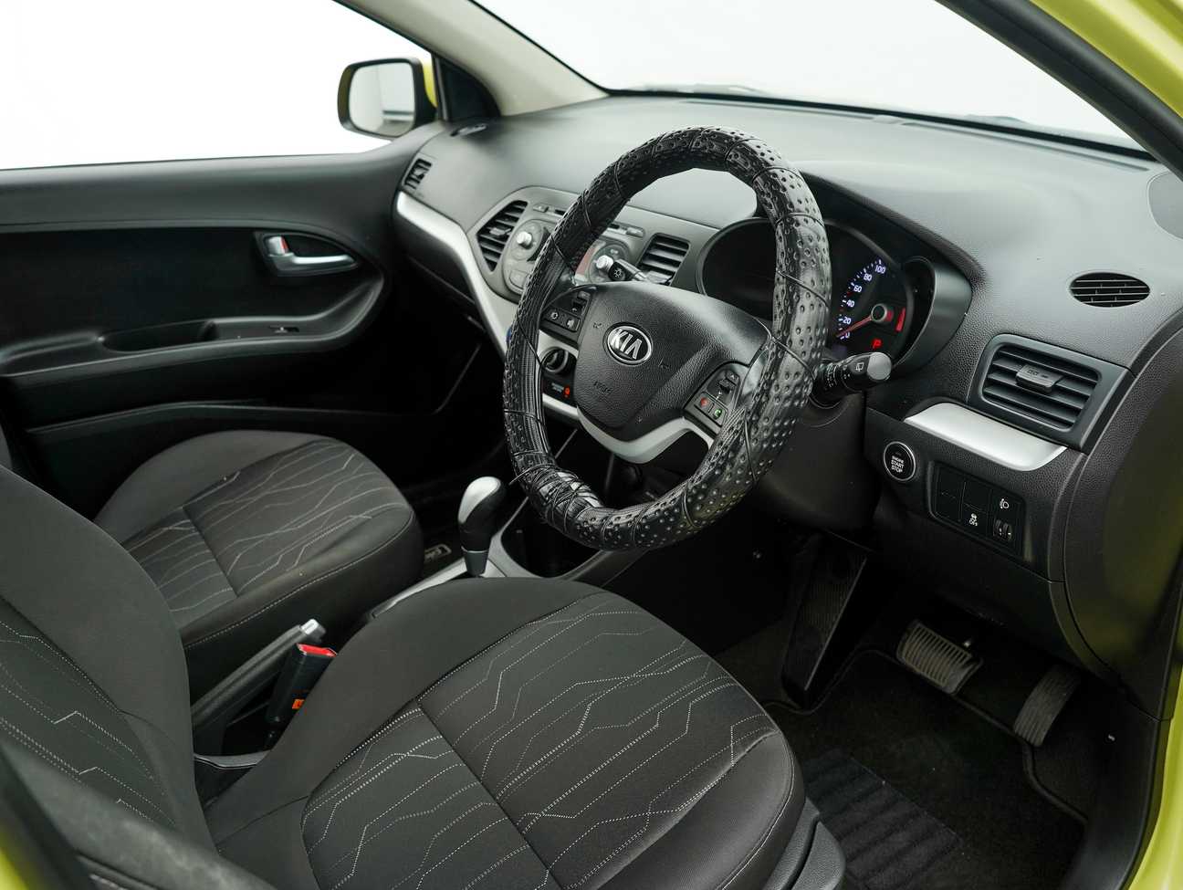 terpakai 2013 Kia PICANTO  1.2