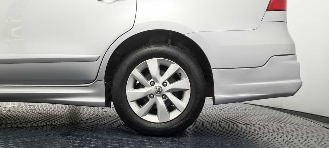 used 2017 Nissan GRAND LIVINA CLASSIC/COMFORT 1.6