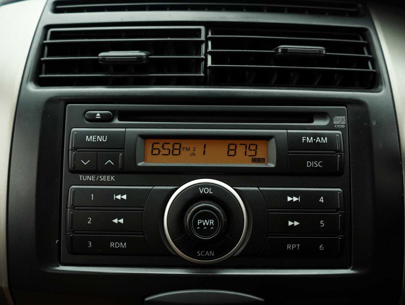 used 2011 Nissan Grand Livina ST-L Comfort 1.6