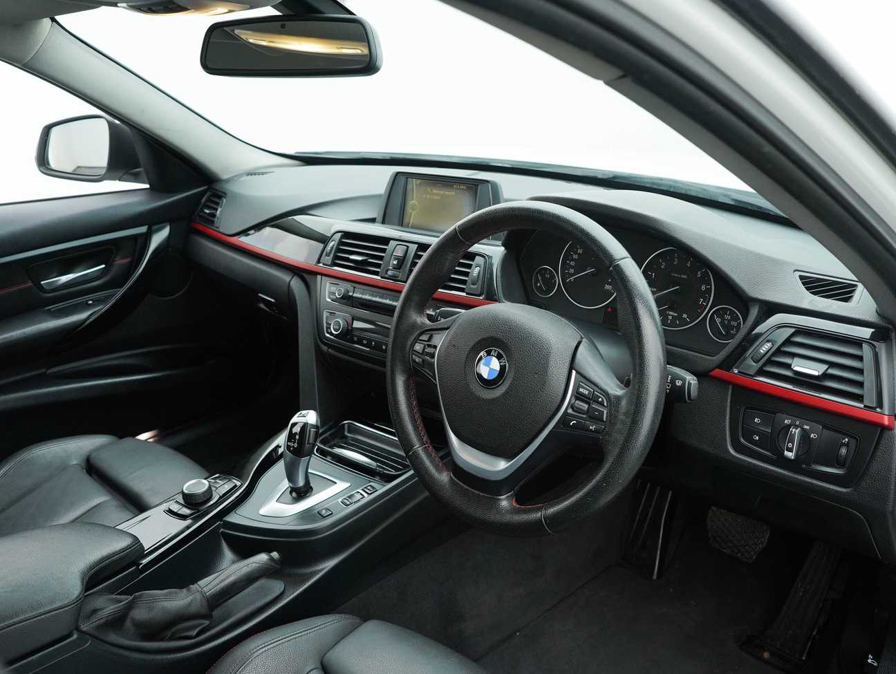 used 2014 BMW 320i Sport Line 2.0