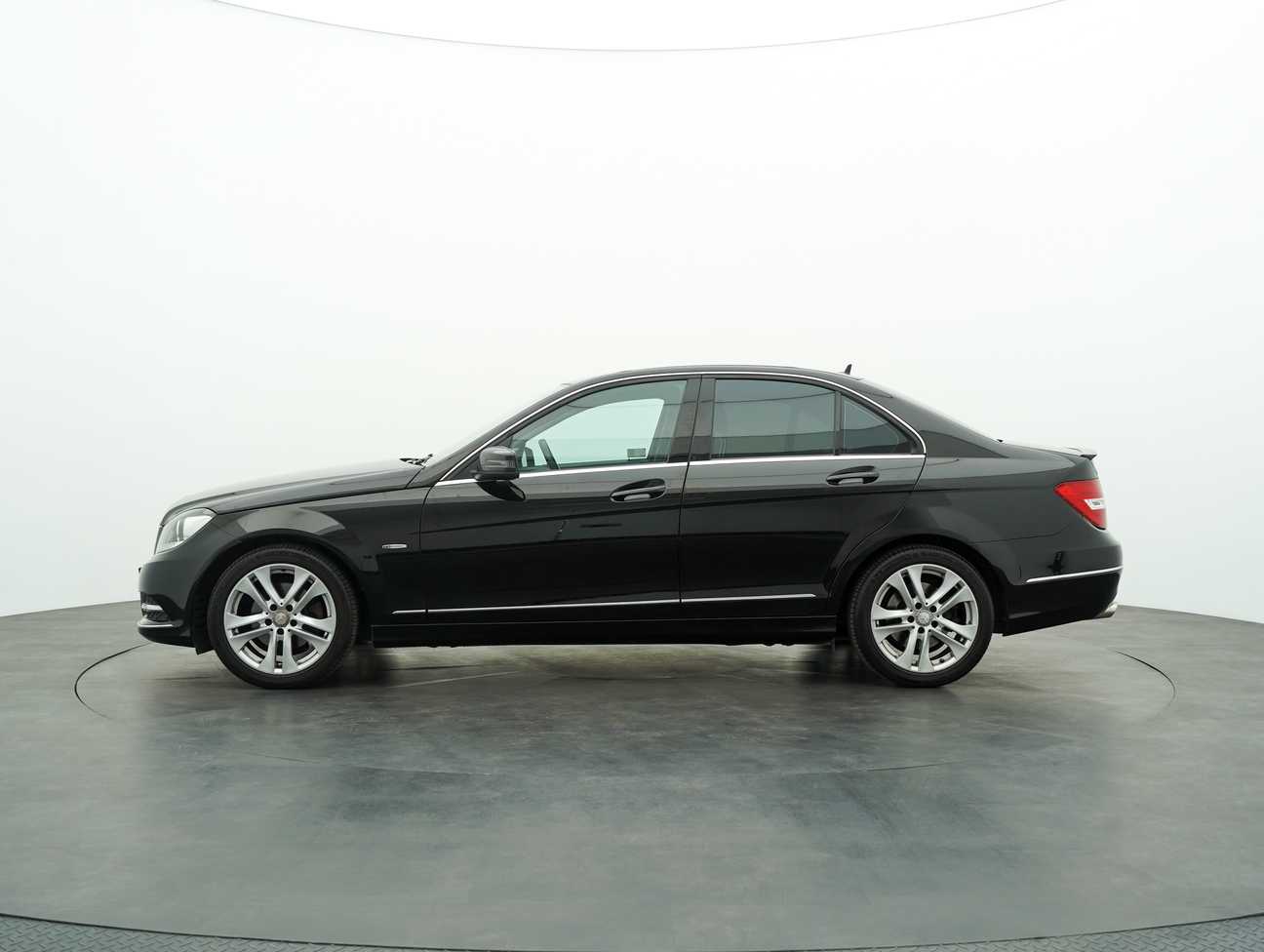 terpakai 2013 Mercedes-Benz C 200 CGI 1.8