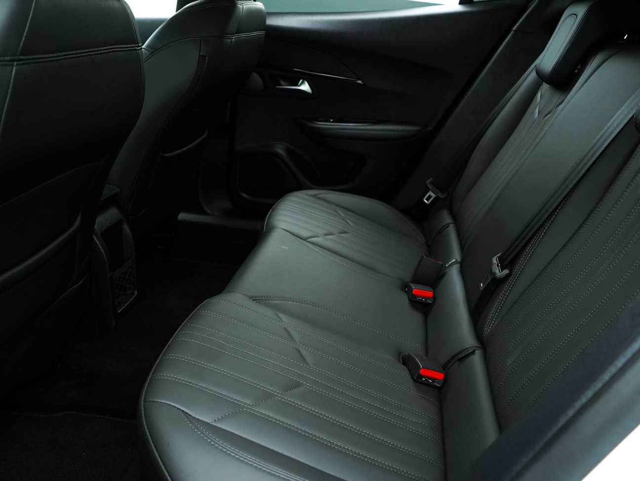 used 2022 Peugeot 2008 Allure 1.2