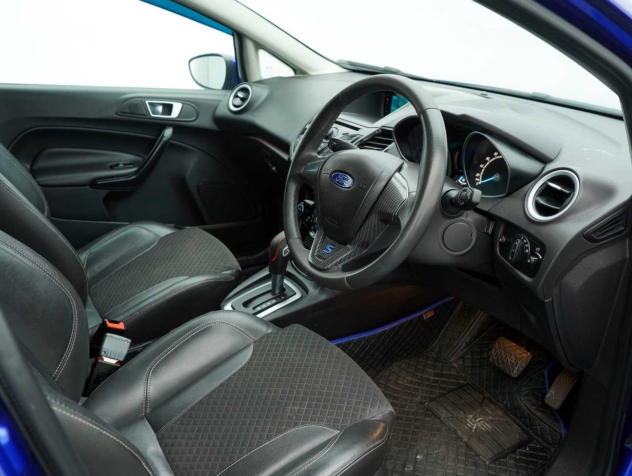 terpakai 2014 Ford FIESTA SPORT 1.0