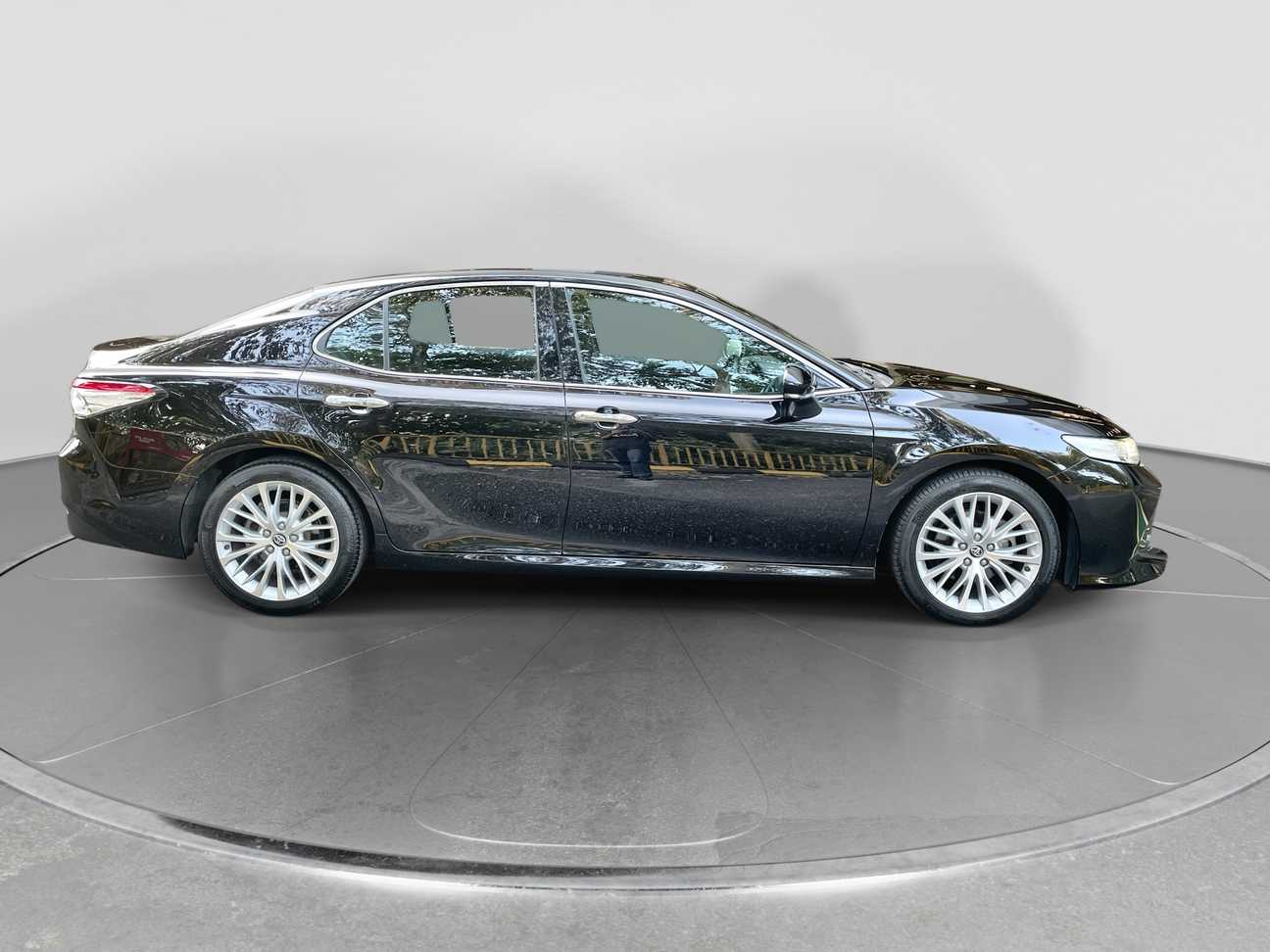 used 2019 Toyota Camry V 2.5