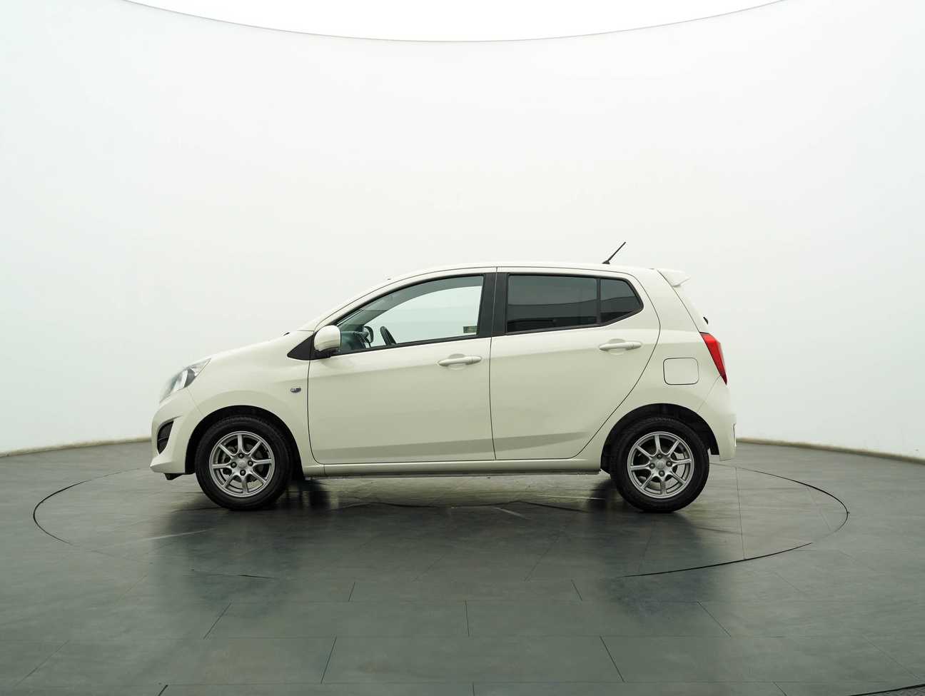 terpakai 2015 Perodua AXIA G 1.0