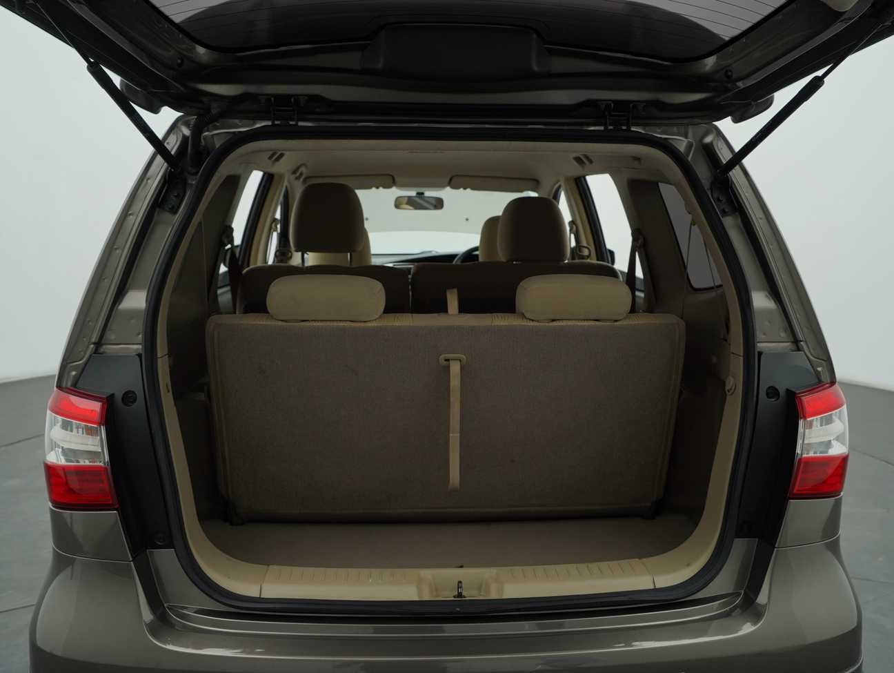 used 2014 Nissan Grand Livina Comfort 1.6
